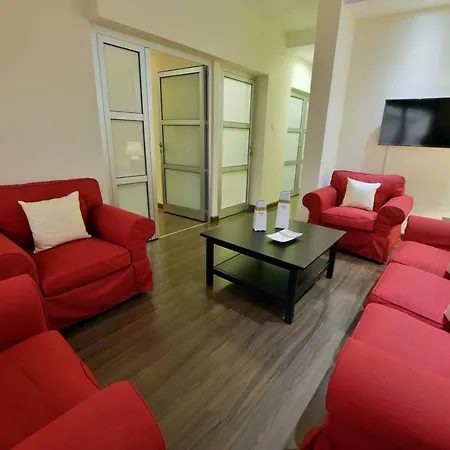 Apartment Cozy For 6 Larnaca